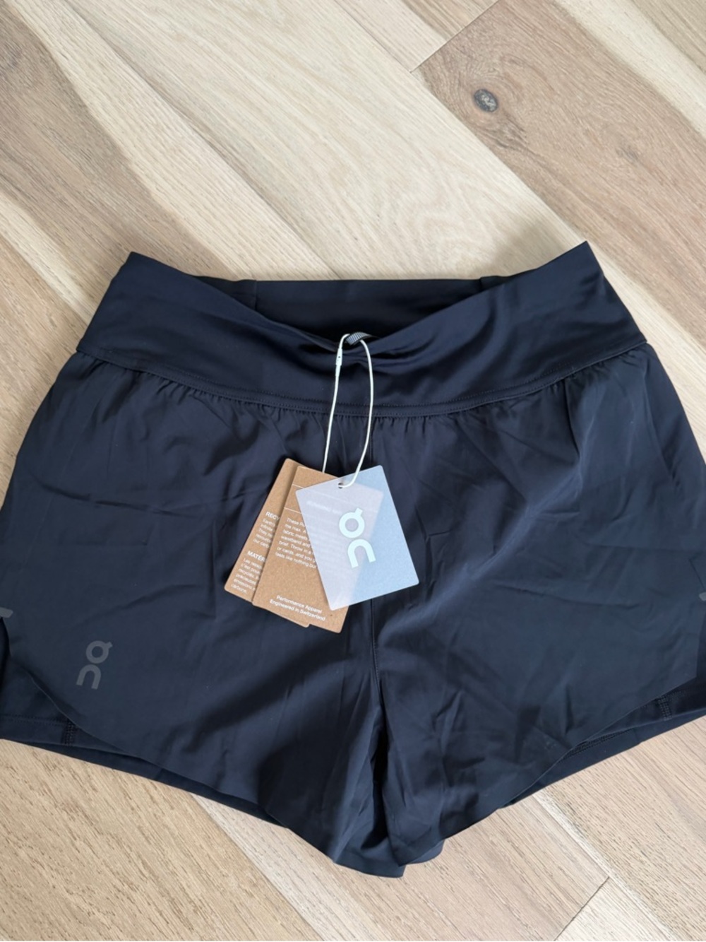 NWT OnCloud running shorts